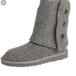 GREY KNIT UGGS!